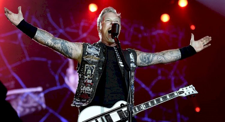 James Hetfield diz se sentir “um velho que não sabe tocar” e é abraçado pelo Metallica em Belo Horizonte