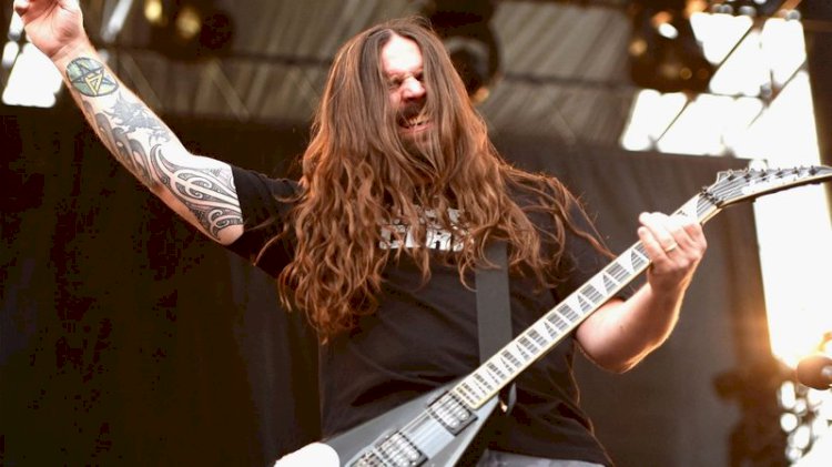 Andreas Kisser deixa turnê do Sepultura e banda anuncia substituto; conheça